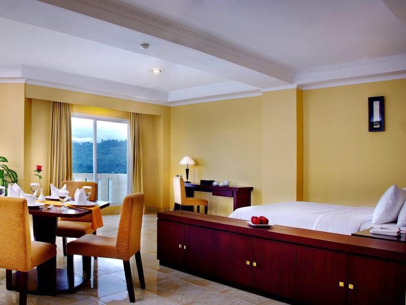 Aston Niu Manokwari Hotel & Conference Center Экстерьер фото